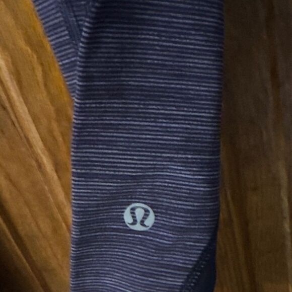 Lululemon Purple Striped Leggings Workout Waist 26”/Size 6 - Picture 5 of 7
